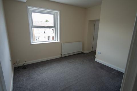 2 bedroom detached bungalow to rent, Long Lane, Huddersfield, West Yorkshire, HD5 9LH