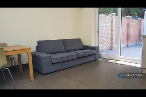 2 bedroom flat to rent, London, London, SW4