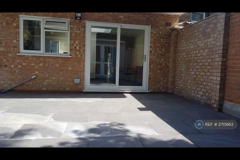 2 bedroom flat to rent, London, London, SW4