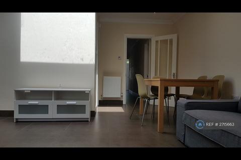 2 bedroom flat to rent, London, London, SW4