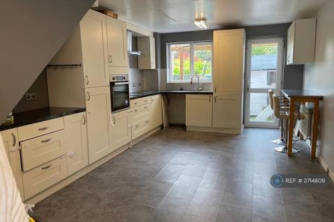 2 bedroom terraced house to rent, Bramham Close, Leicester, LE3
