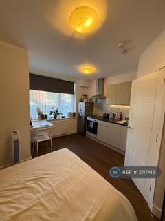 undefined, Ballards Lane, London, N3