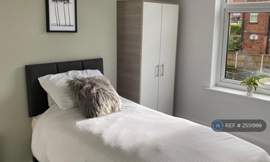 Double Room £450 Pcm - Taken