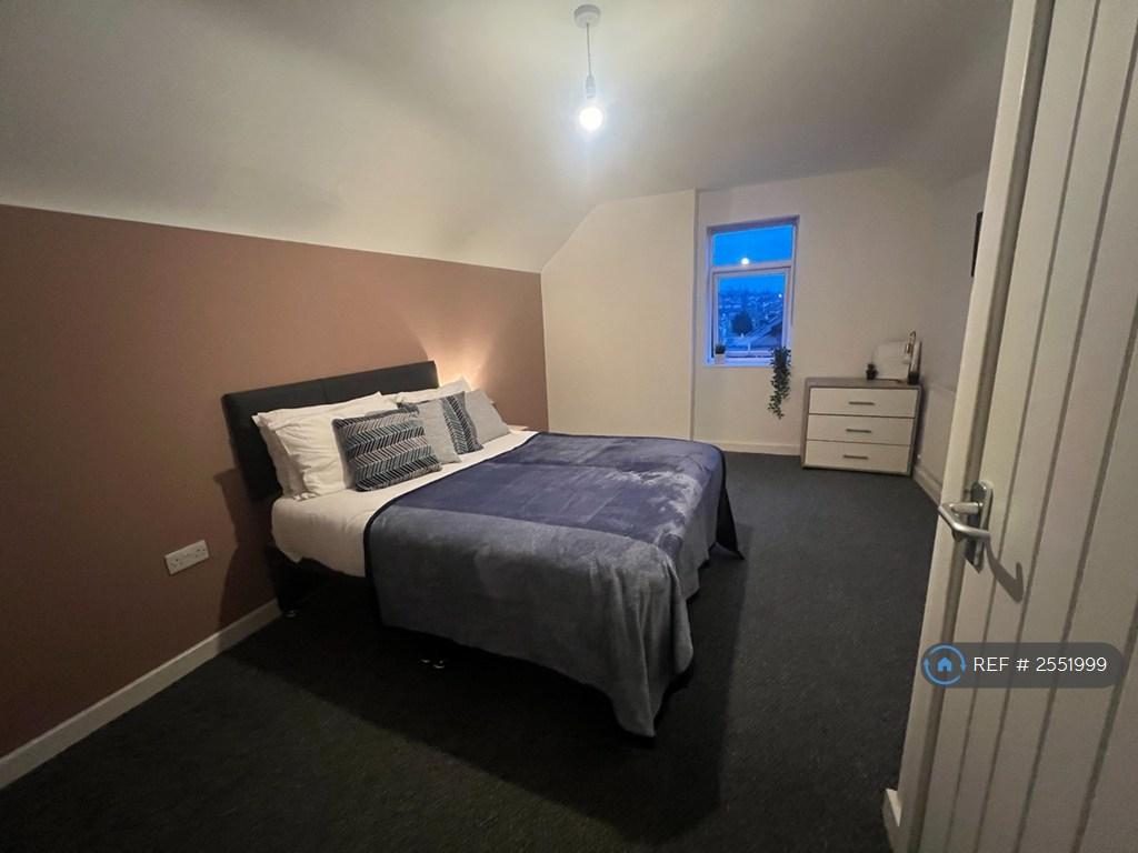 Double Room £475 Pcm - Taken