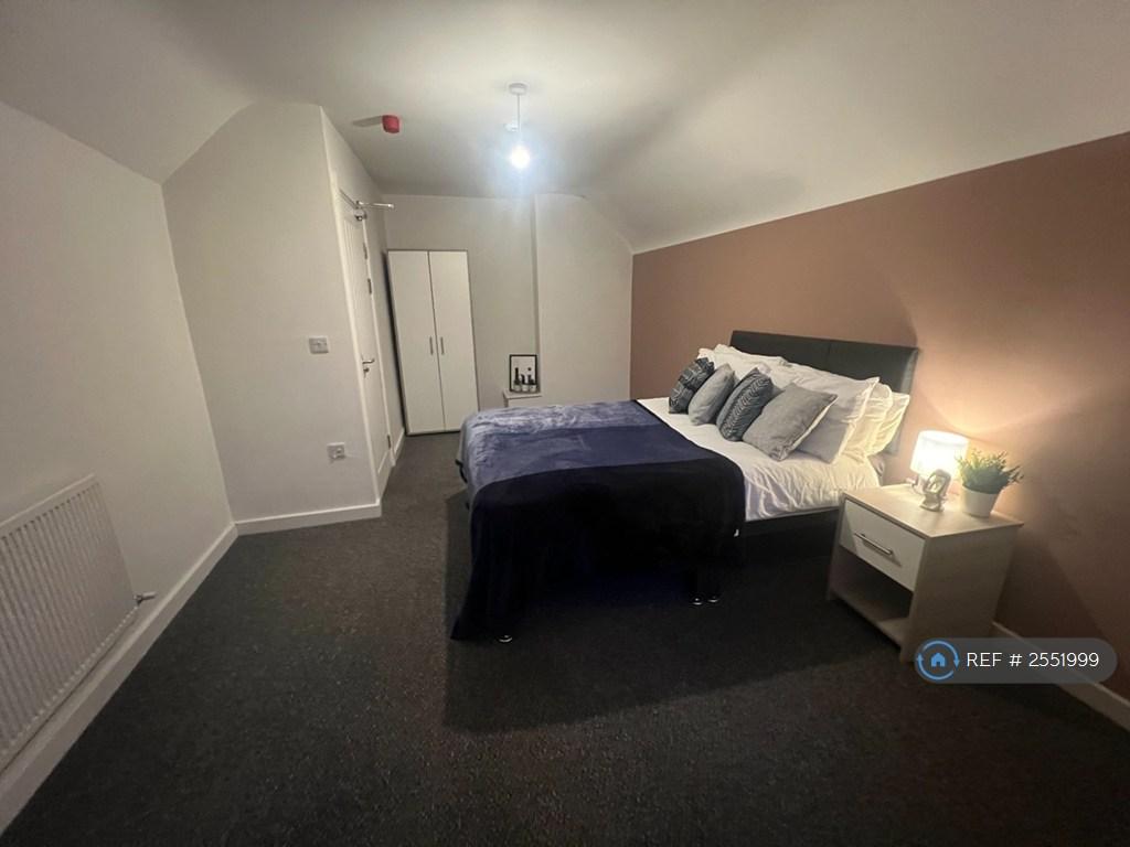 Double Room - £475 Pcm  - Taken