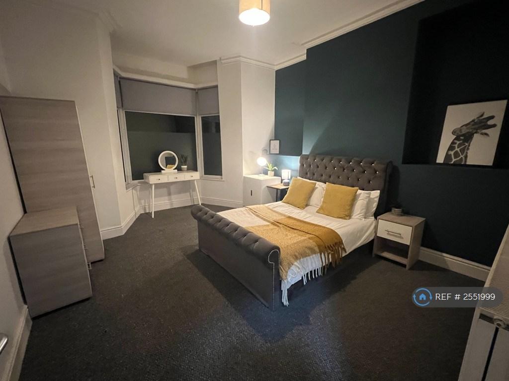 Large Double Room - £500 Pcm - Taken