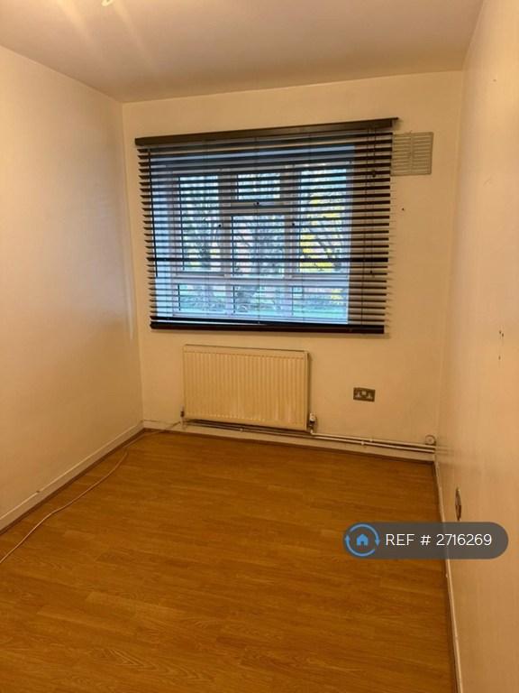 Room 2 Pix 3