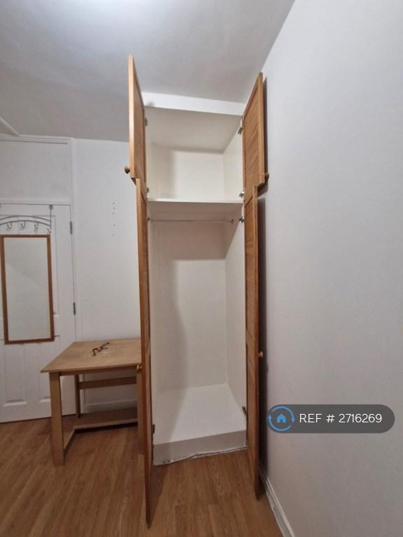 Room 1 Pix 4