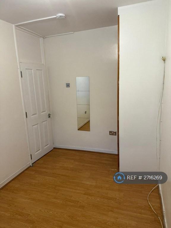 Room 2 Pix 1