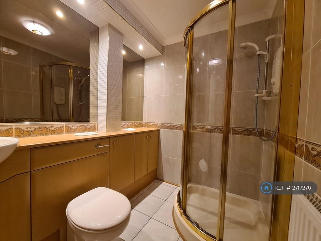 Bathroom & Toilet