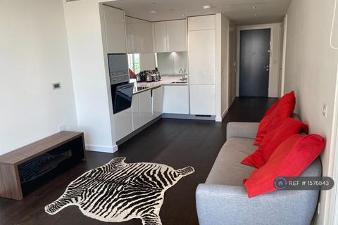 2 bedroom flat to rent, Skygardens, London, SW8