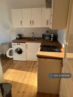 1 bedroom in a flat share to rent, Ongar Road, London, SW6