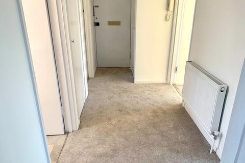 2 bedroom apartment to rent, CARLTON COURT, SO15