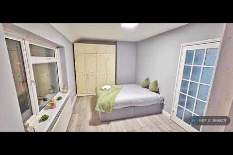 undefined, Oxlow Lane, Dagenham, RM10
