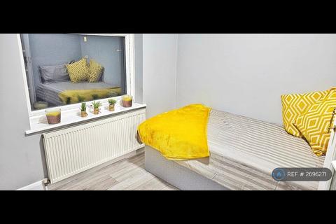 undefined, Oxlow Lane, Dagenham, RM10