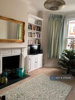 2 bedroom flat to rent, Elspeth Road, London, SW11