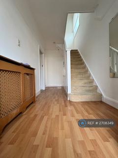 3 bedroom end of terrace house to rent, Keswick Avenue, London, RM11