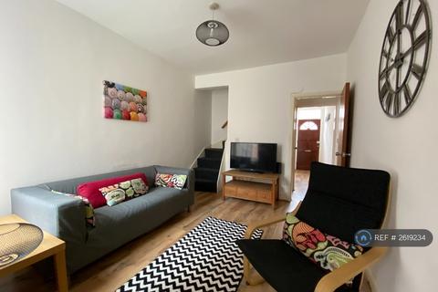 3 bedroom terraced house to rent, Off London Road, Leicester, LE2