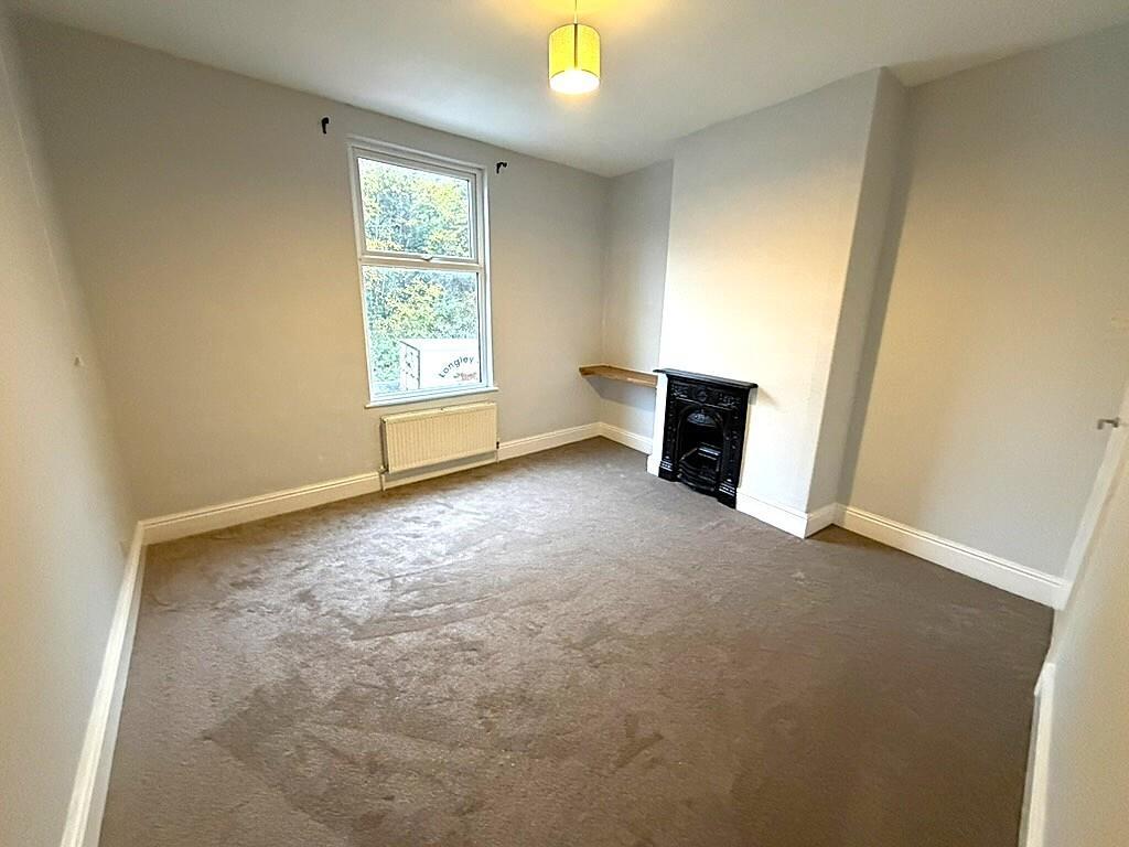 Bedroom 1.jpg