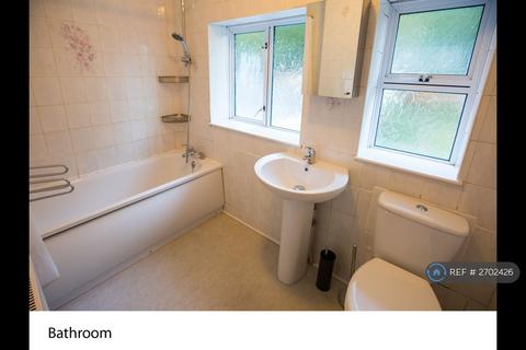 3 bedroom terraced house to rent, Hayling Road, Watford, WD19