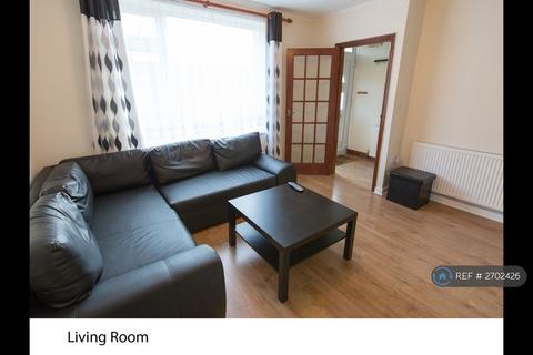 3 bedroom terraced house to rent, Hayling Road, Watford, WD19
