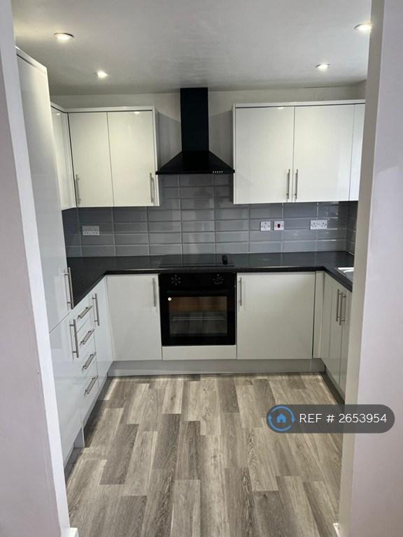 Newly Fitted Kitchen