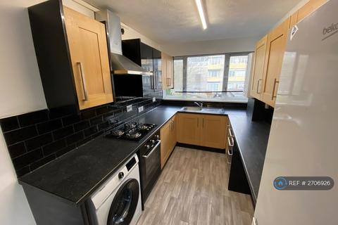 2 bedroom flat to rent, Glamis House, Warley, Brentwood, CM14