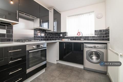 3 bedroom terraced house to rent, Pel Crescent, Oldbury, B68