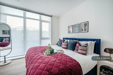 2 bedroom flat to rent, King Court, Walton-On-Thames, KT12