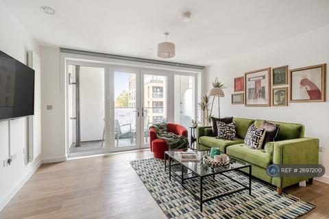2 bedroom flat to rent, King Court, Walton-On-Thames, KT12