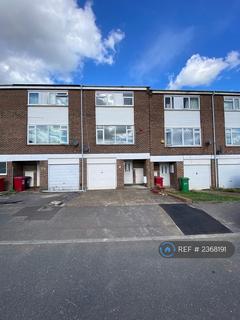 4 bedroom terraced house to rent, Weekes Drive, Slough, SL1