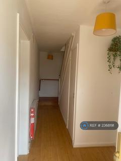 4 bedroom terraced house to rent, Weekes Drive, Slough, SL1