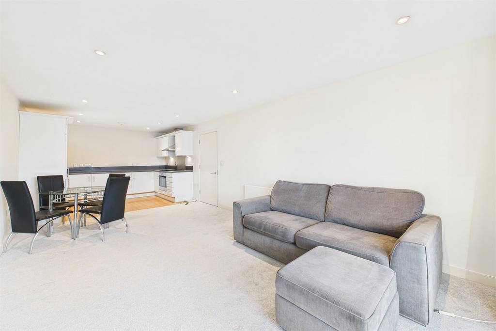 Living Room / Kitche