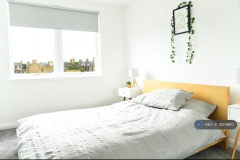 2 bedroom flat to rent, Fettes Row, Edinburgh, EH3