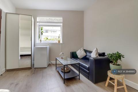 undefined, London, London, N18