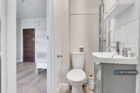 undefined, London, London, N18