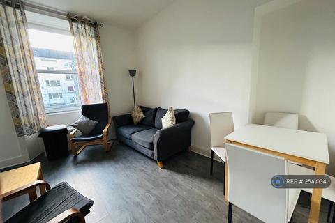 2 bedroom flat to rent, Bruce Street, Stirling, FK8