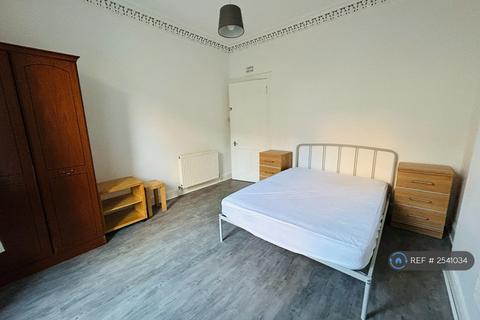 2 bedroom flat to rent, Bruce Street, Stirling, FK8