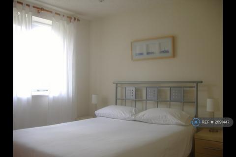1 bedroom flat to rent, Telegraph Place, London, E14