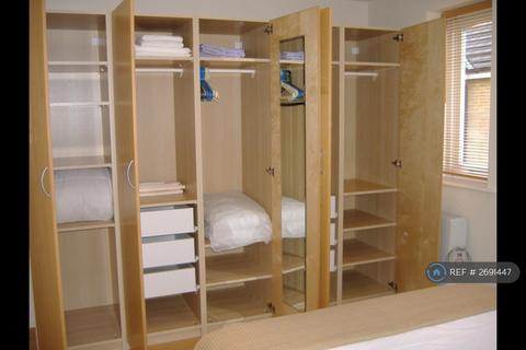 1 bedroom flat to rent, Telegraph Place, London, E14