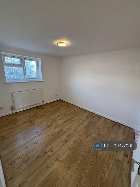 Upstairs Bedroom 2