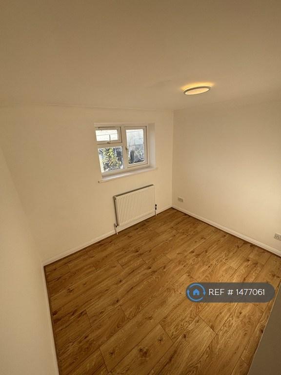 Upstairs Bedroom 3