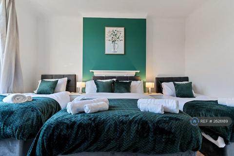 2 bedroom flat to rent, Stanthorpe Road, London, SW16