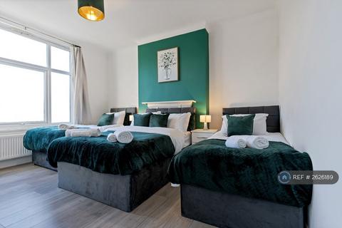 2 bedroom flat to rent, Stanthorpe Road, London, SW16