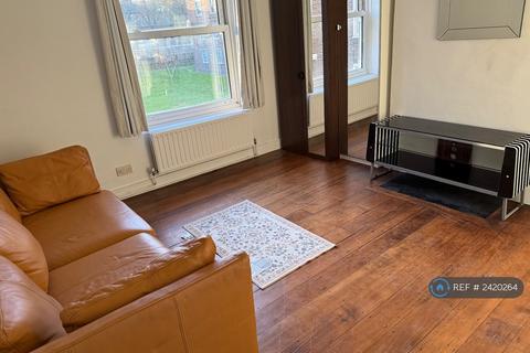 3 bedroom flat to rent, Brigstock House, London, SE5