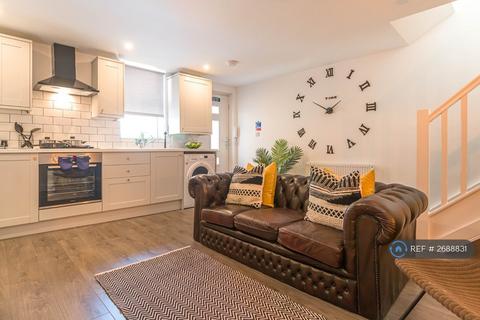 undefined, Smithdown Road, Liverpool, L15