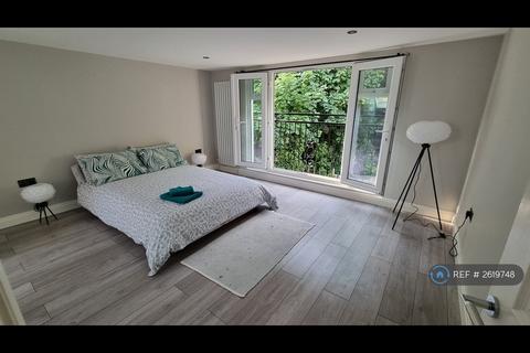 undefined, Cranford Close, London, SW20