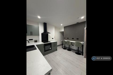 2 bedroom flat to rent, Birkin Avenue, Nottingham, NG7