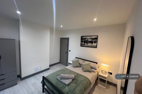 2 bedroom flat to rent, Birkin Avenue, Nottingham, NG7
