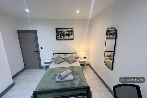 2 bedroom flat to rent, Birkin Avenue, Nottingham, NG7